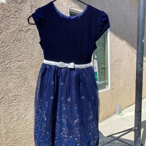 Little girls dress (brand new)
